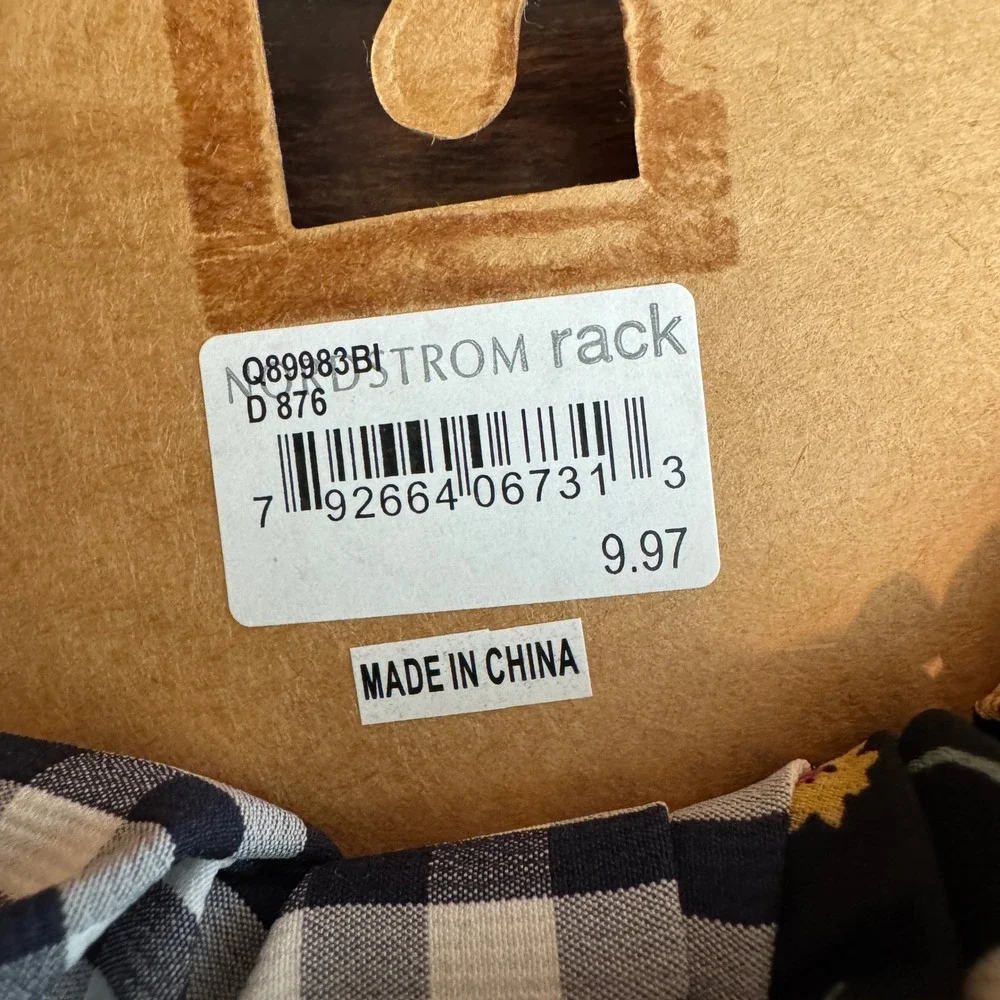 Berry Nordstrom Rack Black Floral Plaid Set of 2 Face Masks‎ and Scrunchie